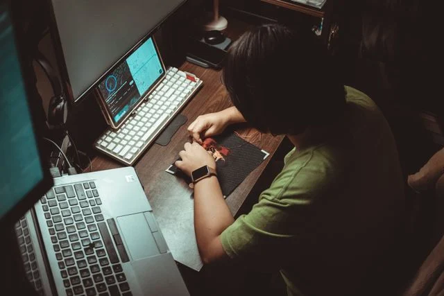 Apakah SaaS Lebih Efisien di Tengah Kenaikan Biaya Teknologi Global?